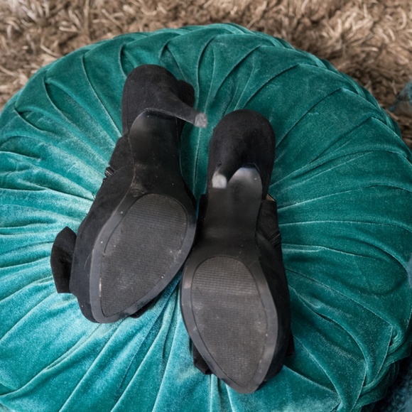 Black Open Toe Heels - Picture 5 of 5